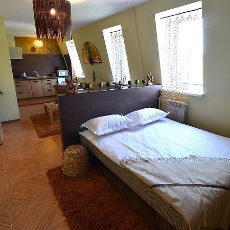 Dragomir Apartments Tsjerkasy Kamer foto