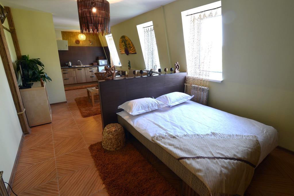 Dragomir Apartments Tsjerkasy Kamer foto