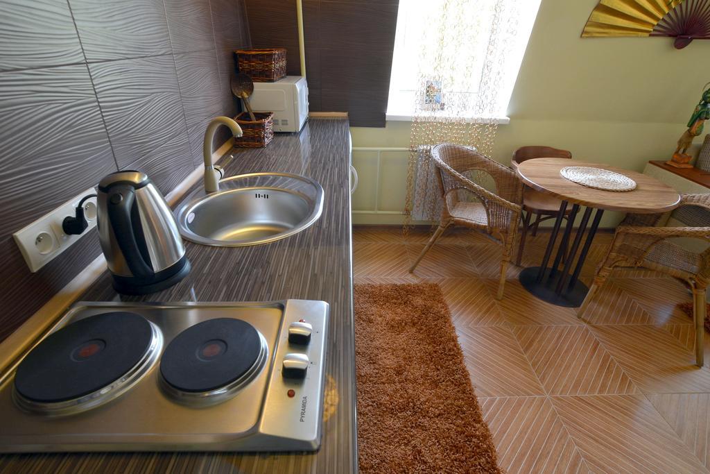 Dragomir Apartments Tsjerkasy Kamer foto