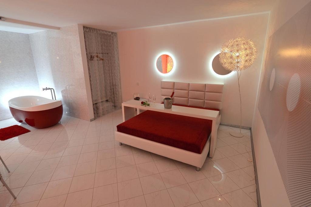 Dragomir Apartments Tsjerkasy Kamer foto